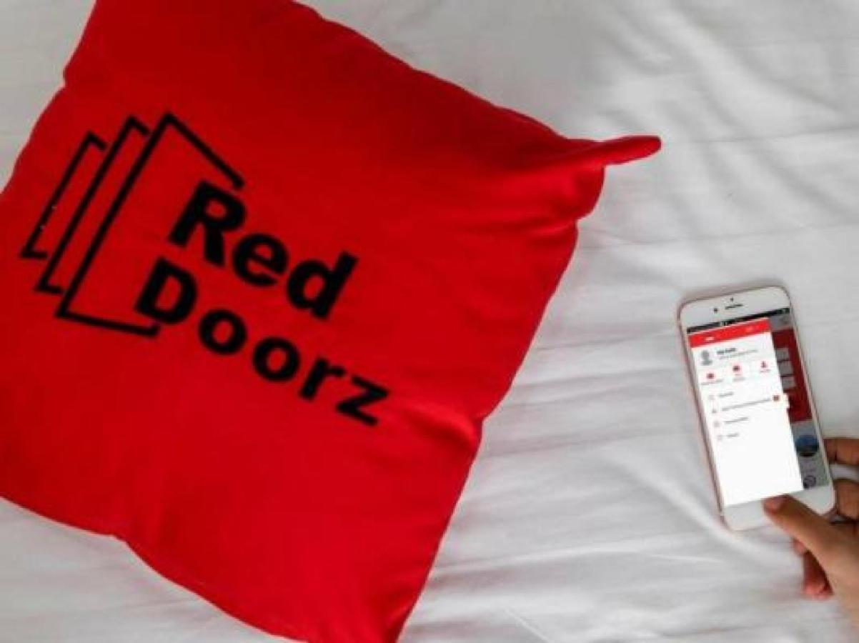 Reddoorz Near Puri Indah Mall Jacarta Exterior foto